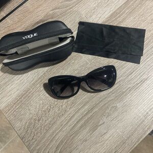 Vogue Elegant Black Sunglasses